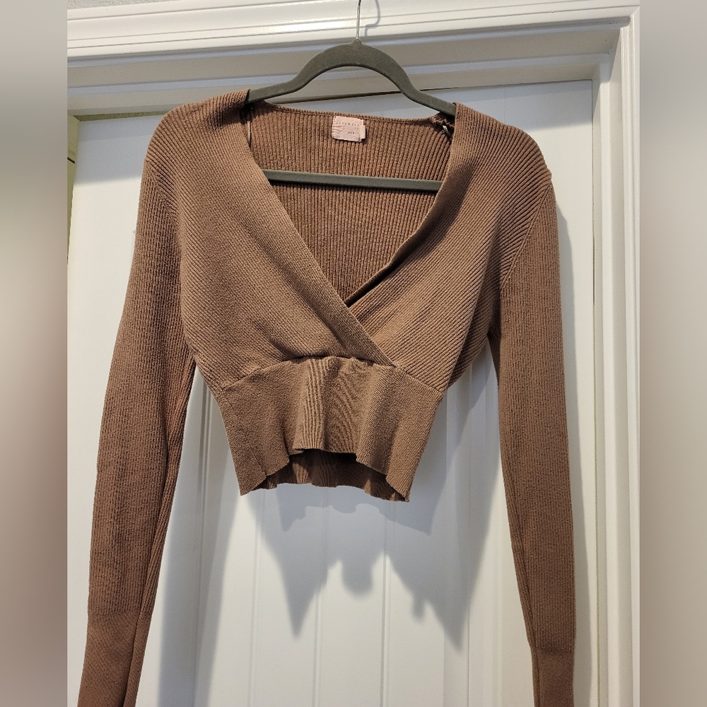 Cropped deep neck top